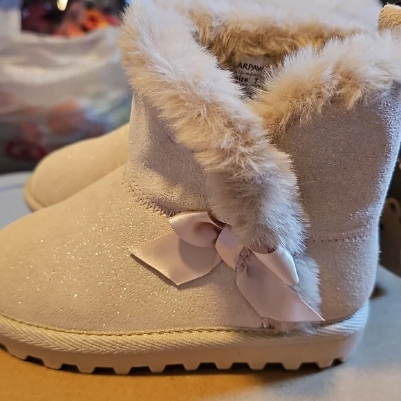 BEARPAW TODDLER GIRL FUR LINED REAL LEATHER ROSE GOLD GLITTER BOOTS SIZE 7 NWT - Picture 3 of 14